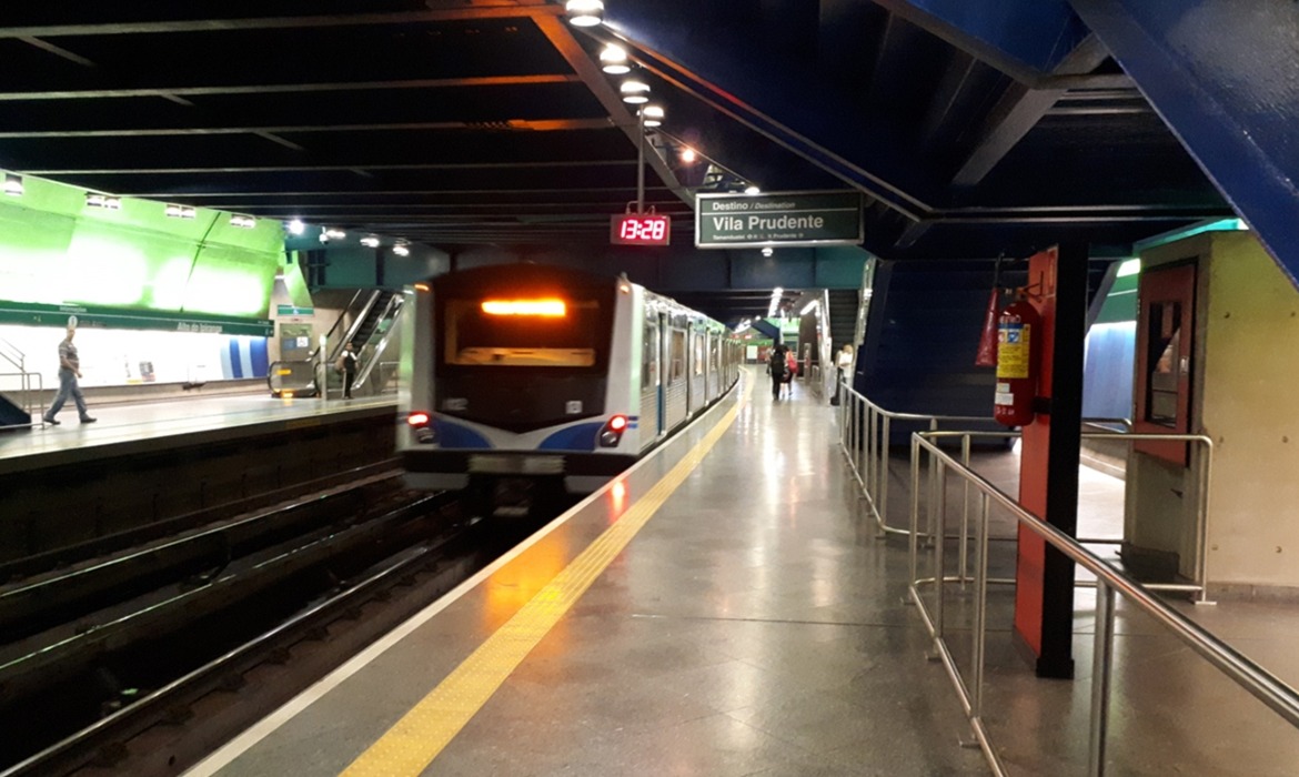 Estação da Luz da CPTM recebe ação com vagas de estágio e aprendizagem na sexta